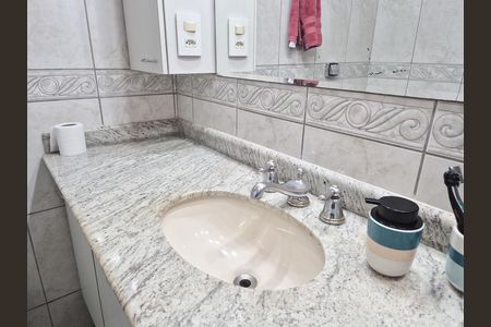 Banheiro de apartamento à venda com 2 quartos, 82m² em Moema, São Paulo