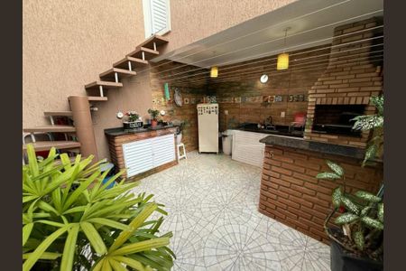 Casa à venda com 120m², 3 quartos e 2 vagas