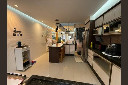 Casa à venda com 3 quartos, 120m² em Vila Isa, São Paulo