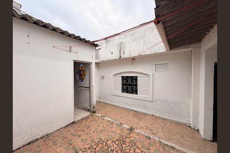 Casa para alugar com 160m², 2 quartos e 1 vagaQuintal