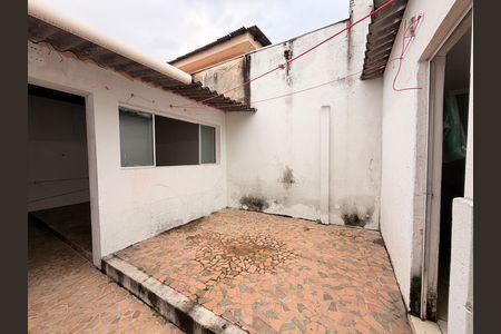 Casa para alugar com 160m², 2 quartos e 1 vagaQuintal