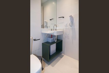Studio para alugar com 25m², 0 quarto e sem vaga Studio para alugar com 25m², 0 quarto e sem vagaBanheiro