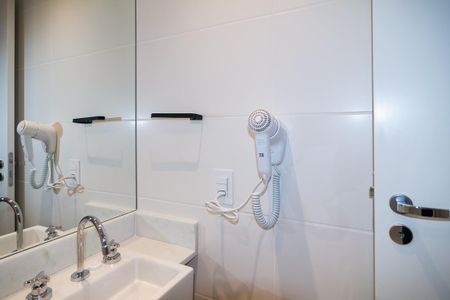 Studio para alugar com 25m², 0 quarto e sem vaga Studio para alugar com 25m², 0 quarto e sem vagaBanheiro