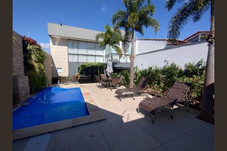 Casa para alugar com 372m², 4 quartos e 3 vagas Casa para alugar com 372m², 4 quartos e 3 vagasÁrea externa