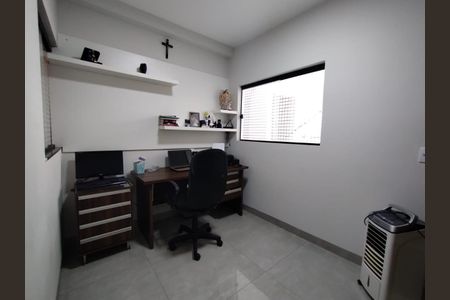 Casa para alugar com 372m², 4 quartos e 3 vagas Casa para alugar com 372m², 4 quartos e 3 vagasQuarto