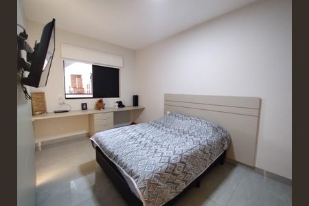 Casa para alugar com 372m², 4 quartos e 3 vagas Casa para alugar com 372m², 4 quartos e 3 vagasQuarto