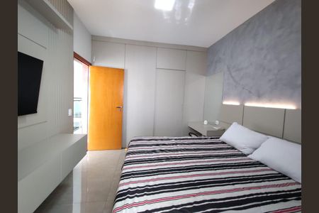 Quarto de casa para alugar com 4 quartos, 372m² em Cidade Jardim, Uberlândia