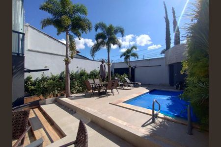Casa para alugar com 372m², 4 quartos e 3 vagas Casa para alugar com 372m², 4 quartos e 3 vagasÁrea externa