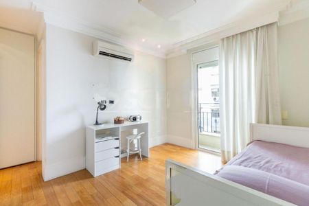 Apartamento à venda com 304m², 4 quartos e 4 vagas