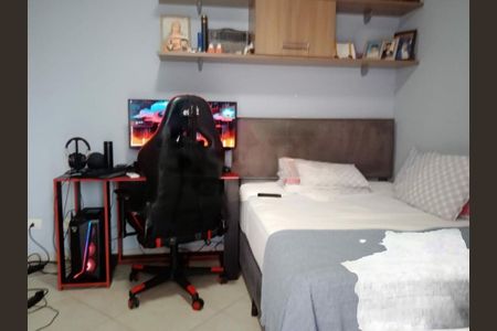 Casa à venda com 121m², 3 quartos e 4 vagas