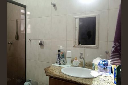 Casa à venda com 121m², 3 quartos e 4 vagas