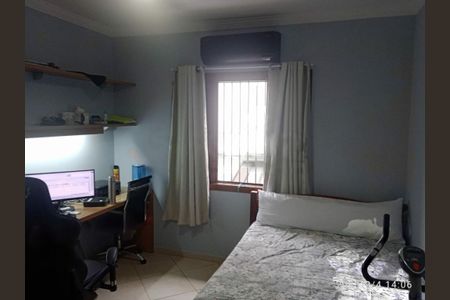Casa à venda com 121m², 3 quartos e 4 vagas