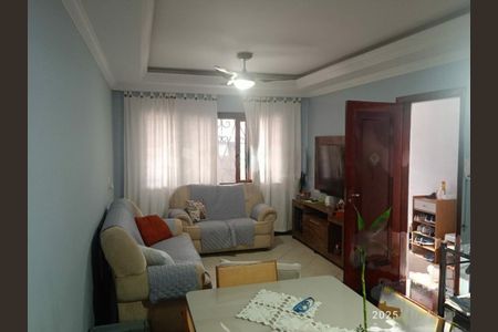 Casa à venda com 121m², 3 quartos e 4 vagas