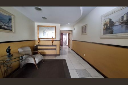 Apartamento à venda com 108m², 2 quartos e 1 vaga Apartamento à venda com 108m², 2 quartos e 1 vagaHall de entrada