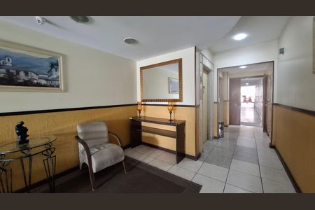 Apartamento à venda com 108m², 2 quartos e 1 vaga Apartamento à venda com 108m², 2 quartos e 1 vagaHall de entrada