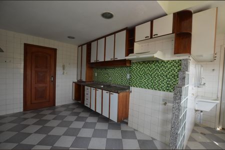 Apartamento à venda com 108m², 2 quartos e 1 vagaCozinha