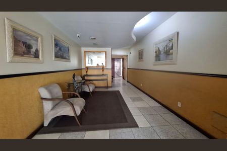 Apartamento à venda com 108m², 2 quartos e 1 vaga Apartamento à venda com 108m², 2 quartos e 1 vagaHall de entrada