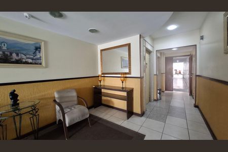 Apartamento à venda com 108m², 2 quartos e 1 vaga Apartamento à venda com 108m², 2 quartos e 1 vagaHall de entrada