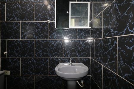 Casa para alugar com 80m², 3 quartos e 1 vaga Casa para alugar com 80m², 3 quartos e 1 vagaBanheiro 1