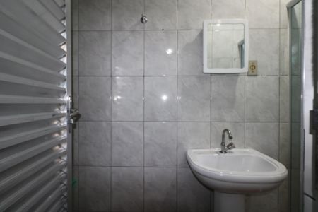 Casa para alugar com 80m², 3 quartos e 1 vaga Casa para alugar com 80m², 3 quartos e 1 vagaBanheiro 2