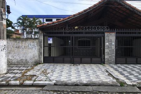 Casa para alugar com 80m², 3 quartos e 2 vagas Casa para alugar com 80m², 3 quartos e 2 vagasFachada