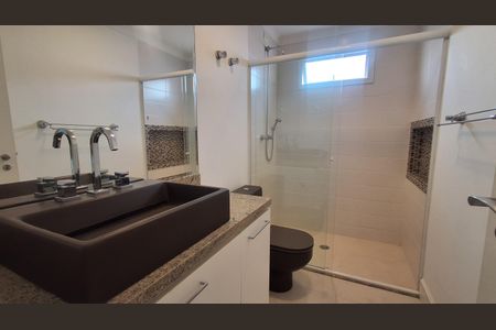 Apartamento à venda com 107m², 3 quartos e 3 vagas Apartamento à venda com 107m², 3 quartos e 3 vagasBanheiro Social