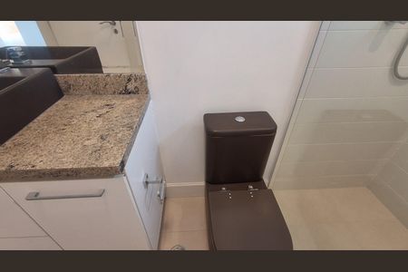 Apartamento à venda com 107m², 3 quartos e 3 vagas Apartamento à venda com 107m², 3 quartos e 3 vagasBanheiro Social