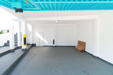 Garagem de casa à venda com 2 quartos, 110m² em Vila Paulista, São Paulo
