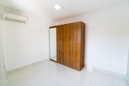 Quarto 2 de casa para alugar com 2 quartos, 110m² em Vila Paulista, São Paulo
