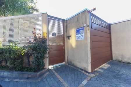 Casa de condomínio à venda com 64m², 2 quartos e 2 vagas Casa de condomínio à venda com 64m², 2 quartos e 2 vagasFachada