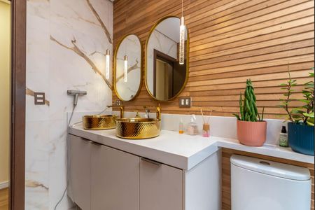 Casa à venda com 560m², 4 quartos e 5 vagas Casa à venda com 560m², 4 quartos e 5 vagasBanheiro da Suíte 1