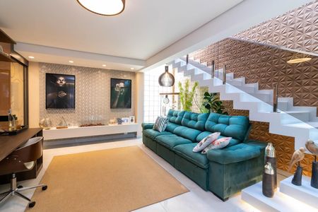 Casa à venda com 560m², 4 quartos e 5 vagas Casa à venda com 560m², 4 quartos e 5 vagasSala de Visitas