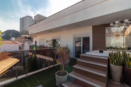 Casa à venda com 560m², 4 quartos e 5 vagas Casa à venda com 560m², 4 quartos e 5 vagasVaranda das Suítes