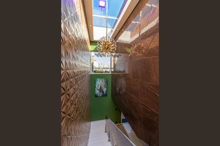 Casa à venda com 560m², 4 quartos e 5 vagas Casa à venda com 560m², 4 quartos e 5 vagasCorredor dos Quartos - Escada