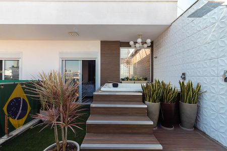 Casa à venda com 560m², 4 quartos e 5 vagas Casa à venda com 560m², 4 quartos e 5 vagasVaranda das Suítes