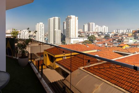 Casa à venda com 560m², 4 quartos e 5 vagas Casa à venda com 560m², 4 quartos e 5 vagasVaranda da Suíte 1
