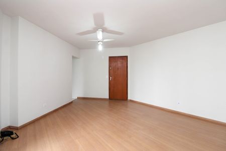 Sala  de apartamento para alugar com 2 quartos, 68m² em Jardim Henriqueta, Taboão da Serra