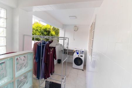 Casa de condomínio para alugar com 454m², 4 quartos e 2 vagas Casa de condomínio para alugar com 454m², 4 quartos e 2 vagasÁrea de Serviço