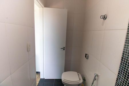 Casa de condomínio para alugar com 454m², 4 quartos e 2 vagas Casa de condomínio para alugar com 454m², 4 quartos e 2 vagasLavabo
