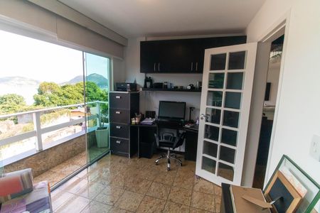 Casa de condomínio para alugar com 454m², 4 quartos e 2 vagas Casa de condomínio para alugar com 454m², 4 quartos e 2 vagasEscritório
