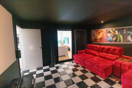 Casa de condomínio para alugar com 454m², 4 quartos e 2 vagas Casa de condomínio para alugar com 454m², 4 quartos e 2 vagasSala de TV