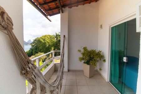 Casa de condomínio para alugar com 454m², 4 quartos e 2 vagas Casa de condomínio para alugar com 454m², 4 quartos e 2 vagasVaranda da Suíte 2