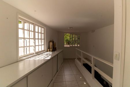 Casa de condomínio para alugar com 454m², 4 quartos e 2 vagas