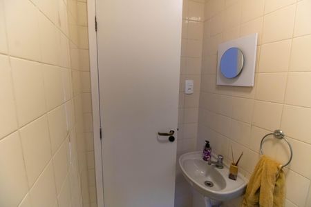 Casa de condomínio para alugar com 454m², 4 quartos e 2 vagas Casa de condomínio para alugar com 454m², 4 quartos e 2 vagasBanheiro