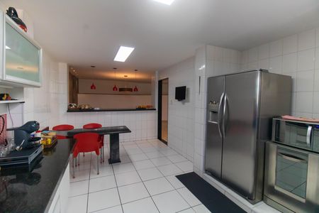 Casa de condomínio para alugar com 454m², 4 quartos e 2 vagas
