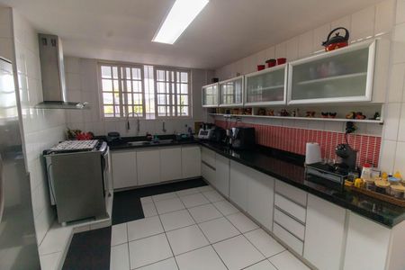 Casa de condomínio para alugar com 454m², 4 quartos e 2 vagas