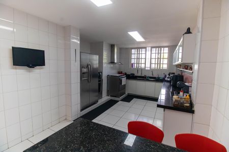 Casa de condomínio para alugar com 454m², 4 quartos e 2 vagas Casa de condomínio para alugar com 454m², 4 quartos e 2 vagasCozinha