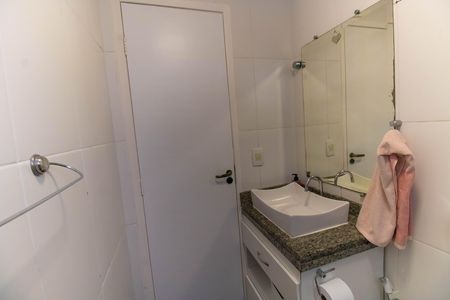 Casa de condomínio para alugar com 454m², 4 quartos e 2 vagas Casa de condomínio para alugar com 454m², 4 quartos e 2 vagasBanheiro da Suíte 2