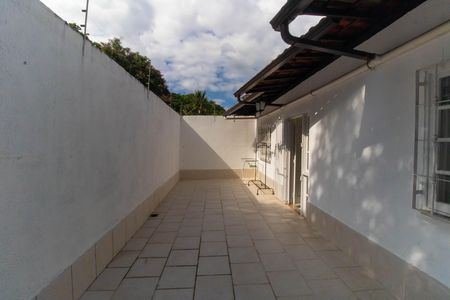 Casa de condomínio para alugar com 454m², 4 quartos e 2 vagas Casa de condomínio para alugar com 454m², 4 quartos e 2 vagasÁrea externa