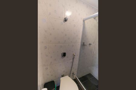 Casa de condomínio para alugar com 454m², 4 quartos e 2 vagas Casa de condomínio para alugar com 454m², 4 quartos e 2 vagasBanheiro de serviço